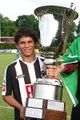 Lateral Luis Gustavo também ergue a taça do torneio - 18/05/2008